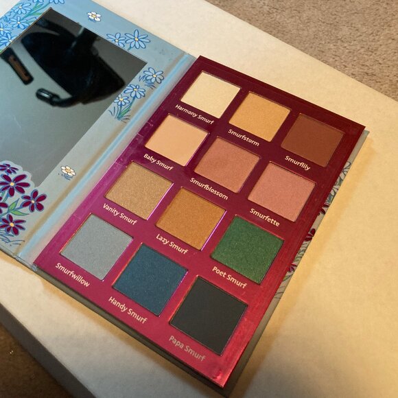 Smurfs Eyeshadow Palette New Unopened - Picture 3 of 3